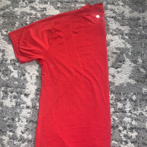 Lululemon Metal Vent Tech - Picture 1 of 1